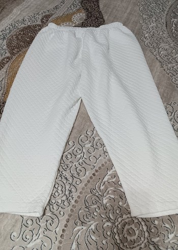 Beyaz Piliseli Midi Kumaş Kadın Pantolon - Görsel 6