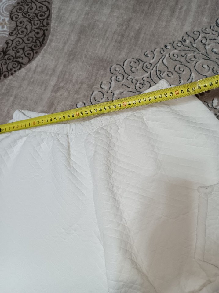 Beyaz Piliseli Midi Kumaş Kadın Pantolon - Görsel 4