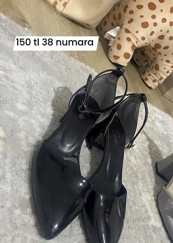 Siyah Buckle'lı Stiletto Topuklu Ayakkabı