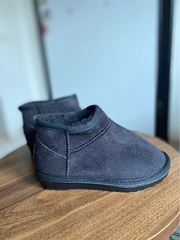 27 Beden siyah Renk UGG çocuk botu