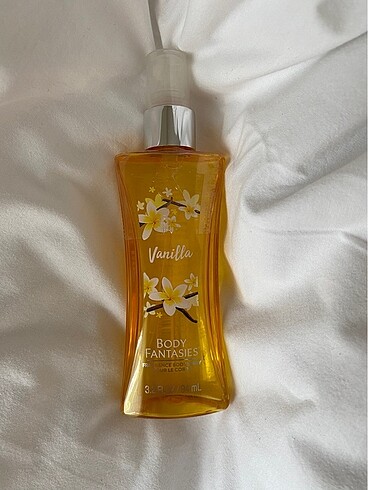 Body Fantasies Vanilla Vücut Spreyi 94ml