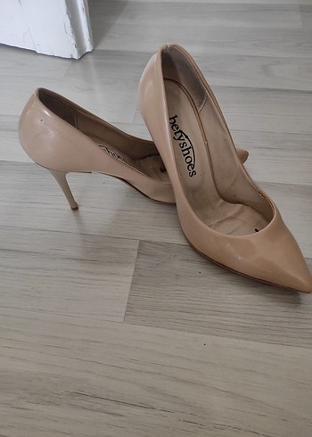 Bej Stiletto Topuklu Kadın Ayakkabı