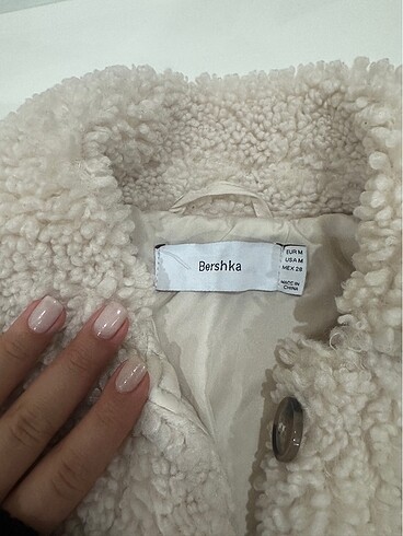 m Beden BERSHKA peluş ceket