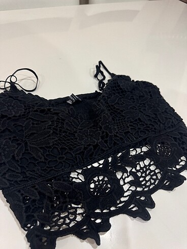 Stradivarius Dantelli crop