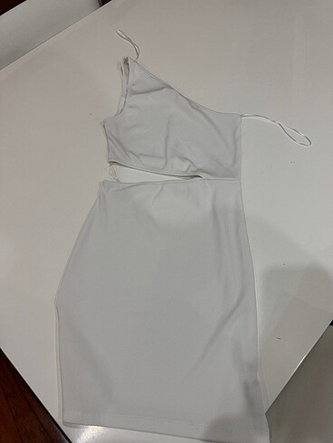 Pull and bear beyaz elbise