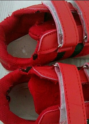 25 Beden kırmızı Renk 25 numara kırmızı spor ayakkabı gucci