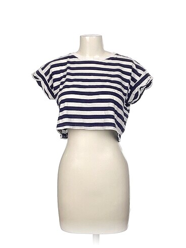 H&M T-shirt %70 İndirimli.