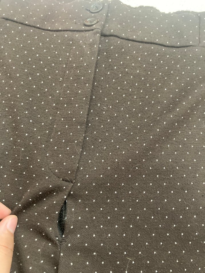 Düğmeli Kahverengi Puantiyeli Midi Kumaş Pantolon - Görsel 5