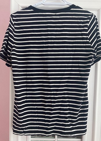 Siyah Beyaz Çizgili V Yaka Kadın Tişört - Görsel 2