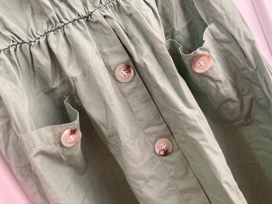 Düğmeli Yeşil V Yaka Uzun Elbise - Görsel 2