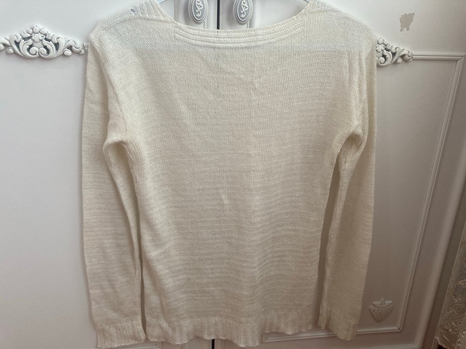 Beyaz V Yaka Triko Kazak - Görsel 3