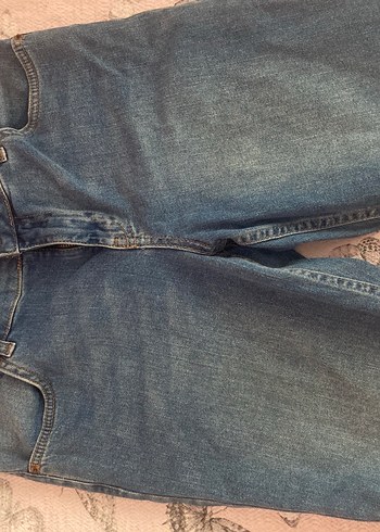 Kadın Mavi Rahat Kesim Midi Kot Şort - Görsel 4