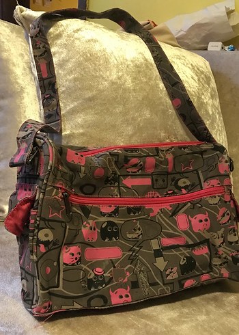 Pembe Detaylı Gri Desenli çanta