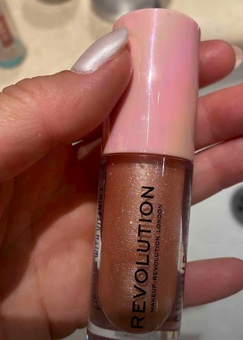 Revolution shimmer bomb lip gloss - Görsel 2