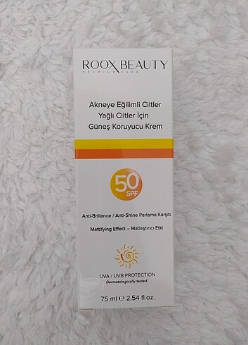 ROOX BEAUTY VE CELENES 50+ SPF GÜNEŞ KREMİ