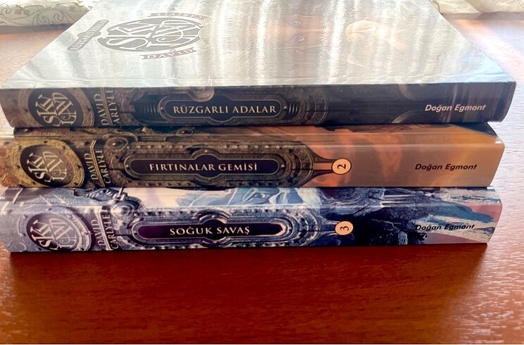  Skyland serisi 3 kitap.