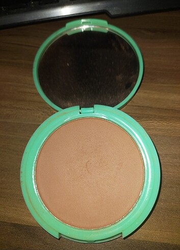 Revolution Bronzer