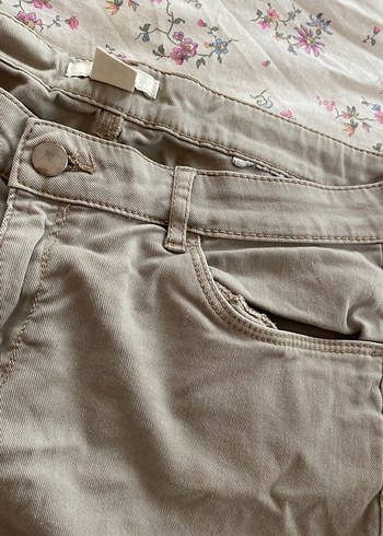 Bej Bol Kesim Keten Mini Şort - Görsel 3