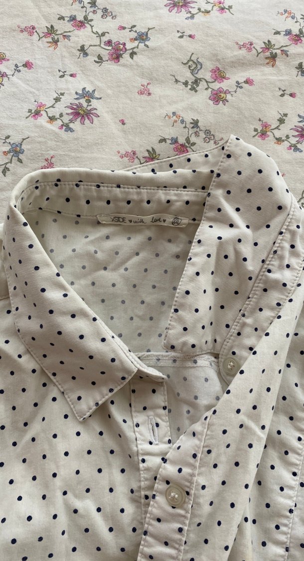 Düğmeli Beyaz Puantiyeli Uzun Kollu Gömlek - Görsel 2