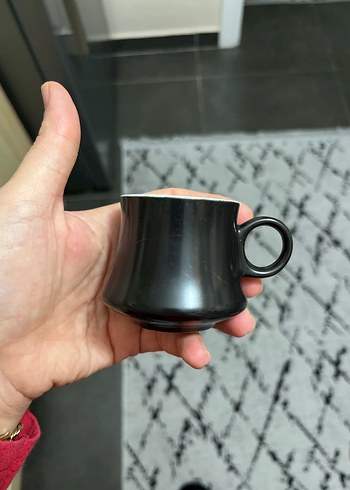 Ahşap altlıklı siyah seramik kahve fincanı - Görsel 3