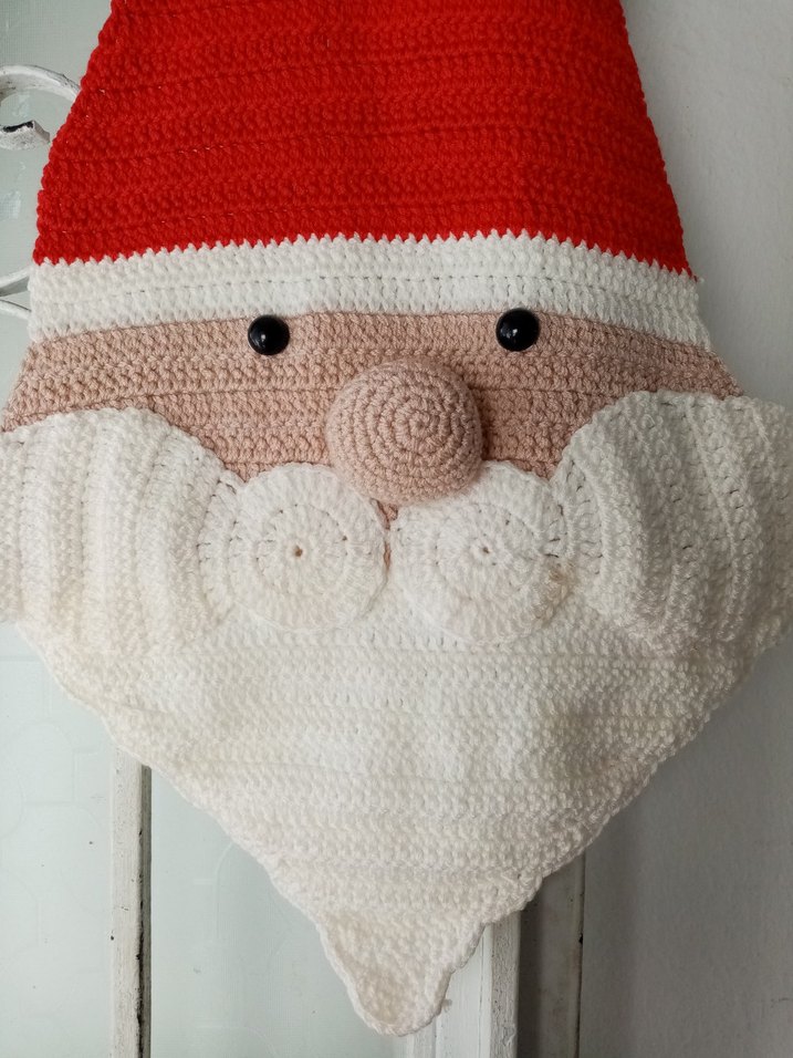 Renkli Nakışlı Örgü Noel Baba kapı süsü - Görsel 4