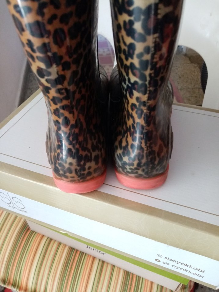 Kızlar için Leopar Desenli Lastik Yağmur Botu - Görsel 2