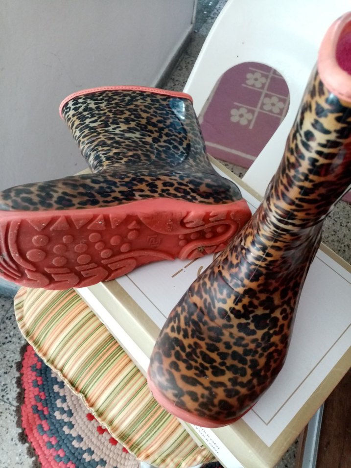 Kızlar için Leopar Desenli Lastik Yağmur Botu - Görsel 3