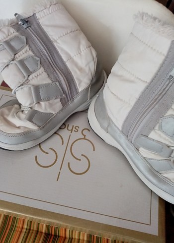 Kız Çocuk Beyaz Kemerli Kar Botu - Görsel 2