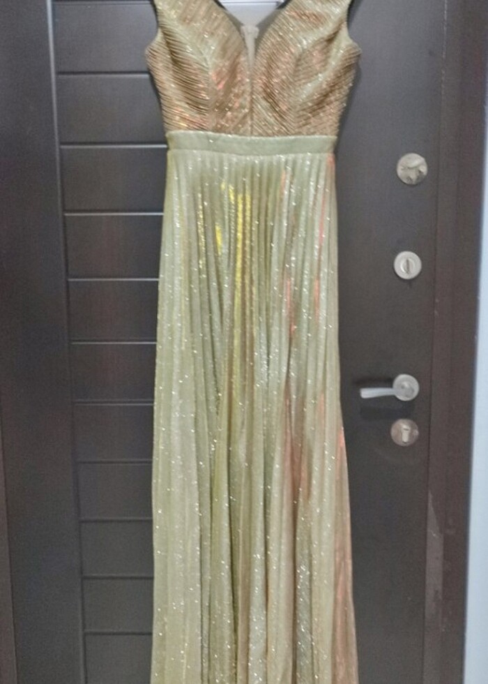 Pliseli parlak simli 38 beden Abiye Gece elbisesi - Görsel 3