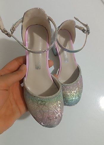 LC Waikiki Kızlar için Parlak Çok Renkli Bağcıklı Özel Ayakkabı