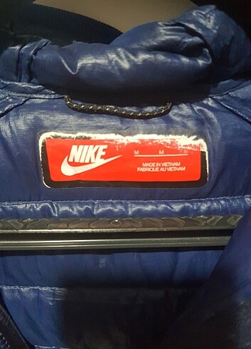 m Beden Orjinal Kaz Tüyü Nike mont (M Beden)