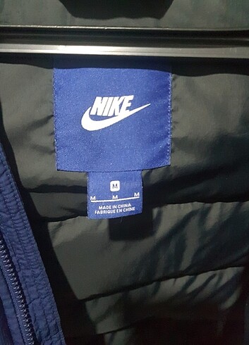 m Beden lacivert Renk Orjinal Nike Kaz Tüyü Mont ( M Beden)