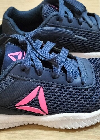 32 Beden Reebok spor ayakkabi