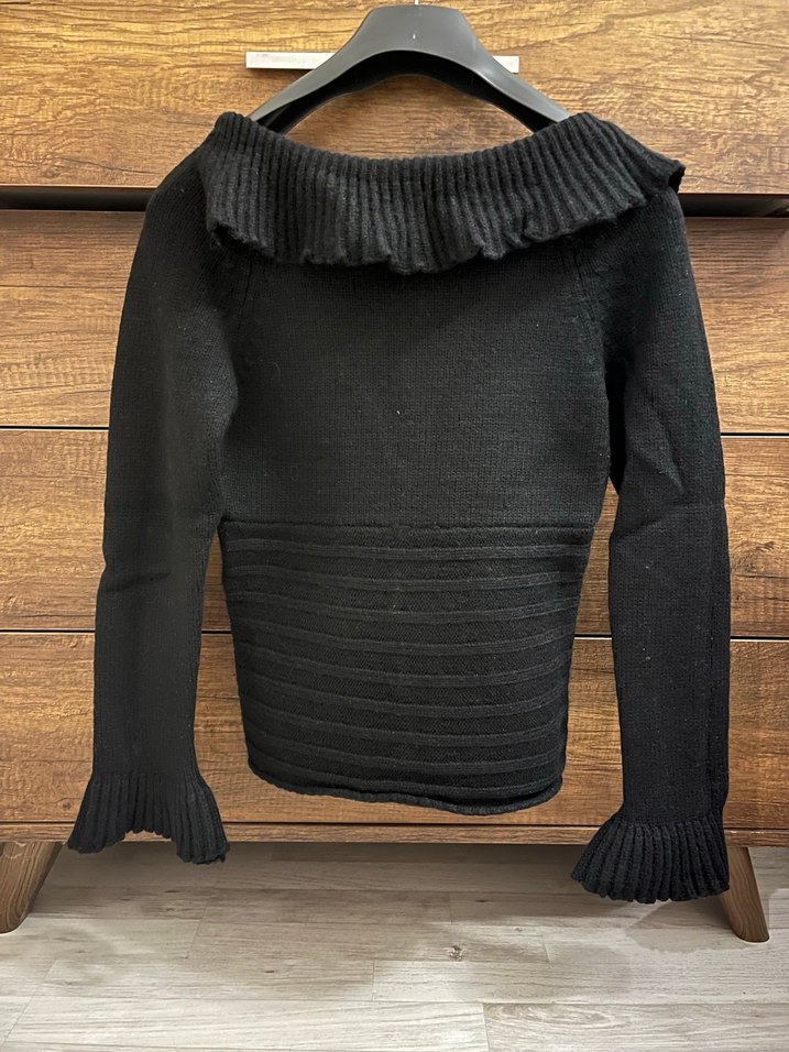 Siyah V Yaka Triko hırka - Görsel 3