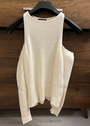 Omuzları açık krem kazak - Görsel 2