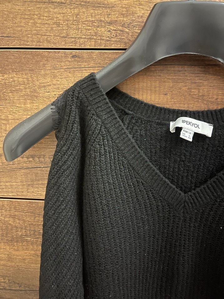 İpekyol Siyah Dantel Detaylı V Yaka Kazak - Görsel 4