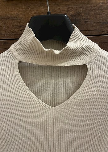 Bej V Yakalı Uzun Kollu Örgü Kadın Kazak - Görsel 2