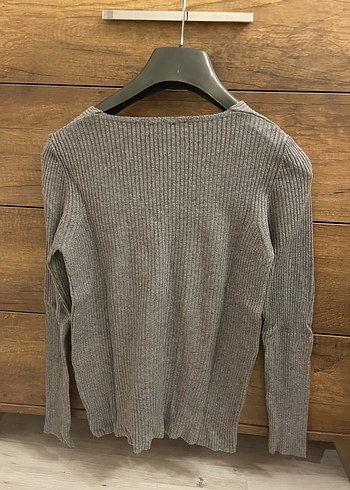 Gri V Yaka Kadın Triko Kazak - Görsel 3