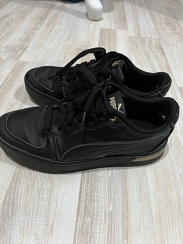37,5 Beden Puma Spor Ayakkabı