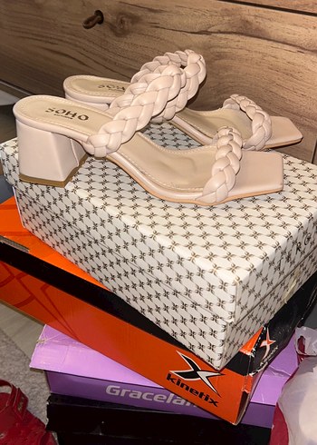 Bej Örgü Detaylı Kadın Topuklu Terlik - Görsel 2