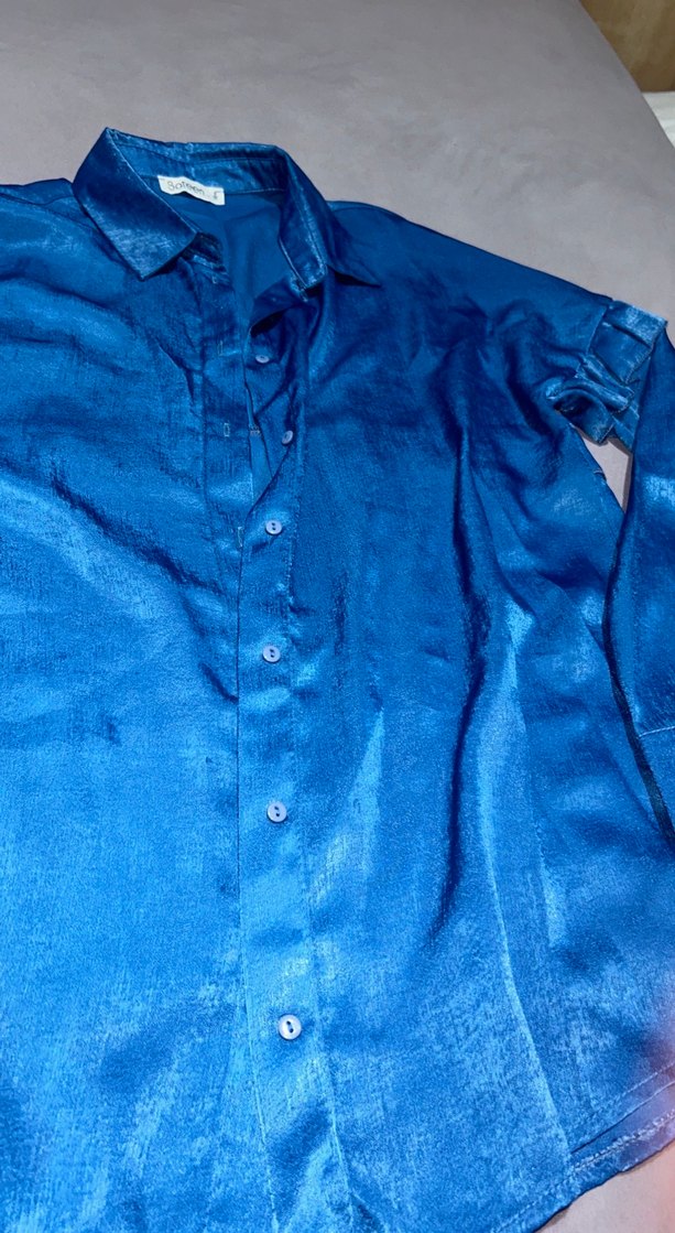 Düğmeli Mavi Uzun Kollu Saten Gömlek - Görsel 4