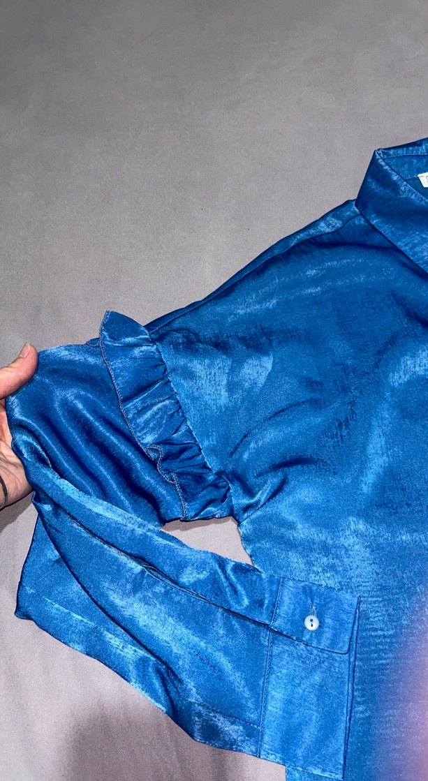 Düğmeli Mavi Uzun Kollu Saten Gömlek - Görsel 2