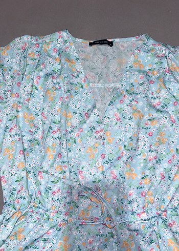 Çiçek Desenli V Yaka Kadın Bluz - Görsel 2