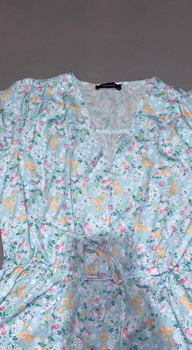 Çiçek Desenli V Yaka Kadın Bluz - Görsel 2