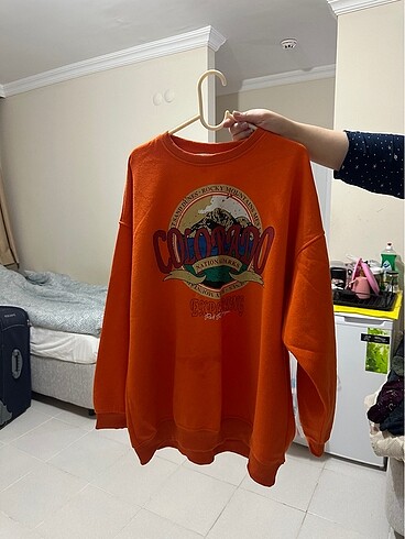 Sweatshirt
