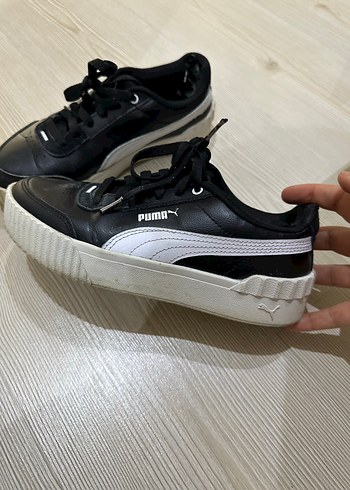 Puma Siyah Beyaz Spor Ayakkabi