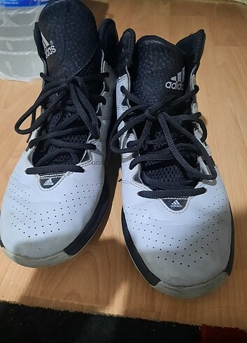 40 Beden Adidas basketbol ayakkabısı
