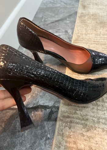 Siyah Deri Yılan Desenli Stiletto - Görsel 3