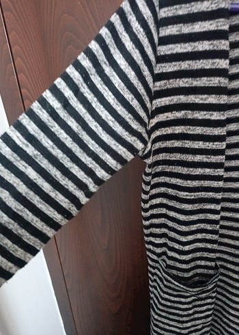 Gri Çizgili Uzun Kollu Midi Hırka - Görsel 2