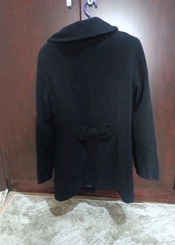 Fiyonklu Siyah Kadın Kaban - Görsel 2